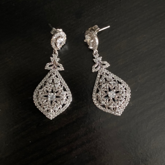 Ever Faith Jewelry - Sterling Silver NWOT Bridal Dangle Earrings